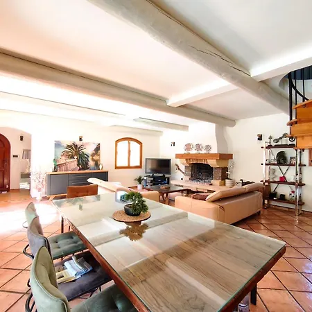 Villa Lou-lou, 8 People - Provencal Bastide - Clim - Pool